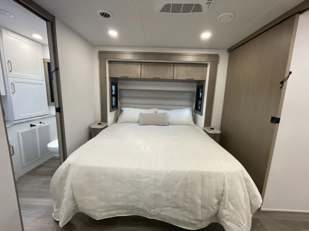 2027 Entegra Coach Vision XL 36C, Photos photo 35