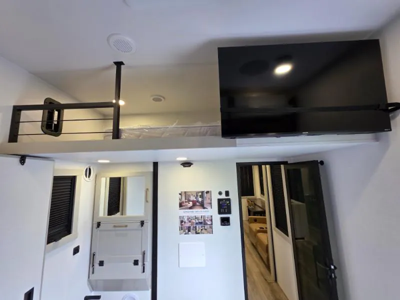 2026 Brinkley Model G 4100, Photos photo 14