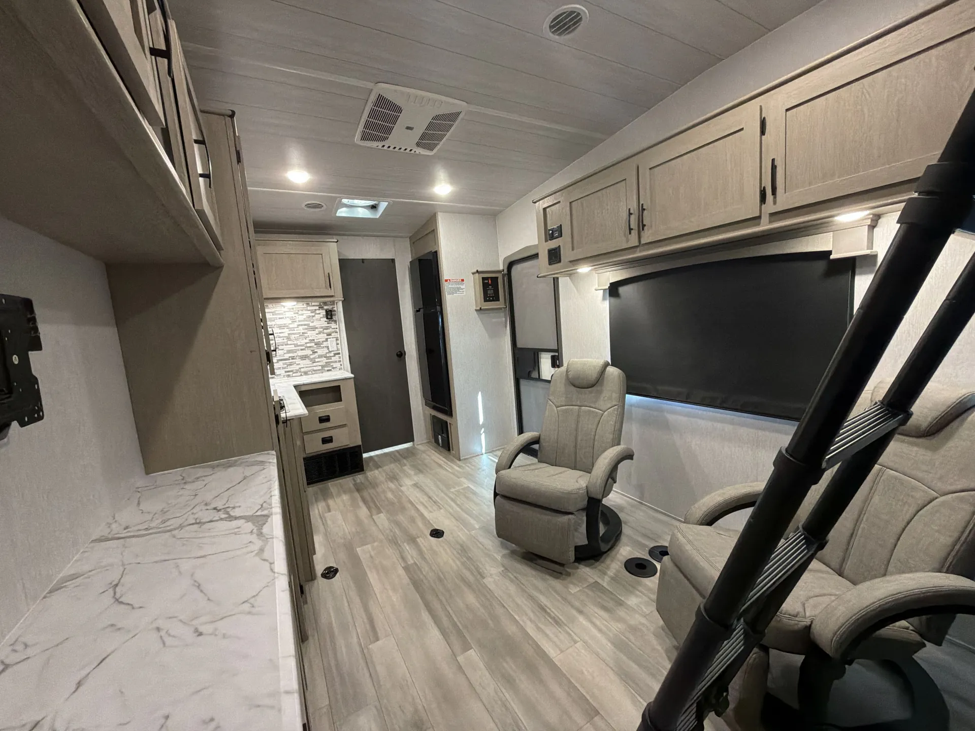 2024 Forest River Shockwave 2450RLX - Photo 4