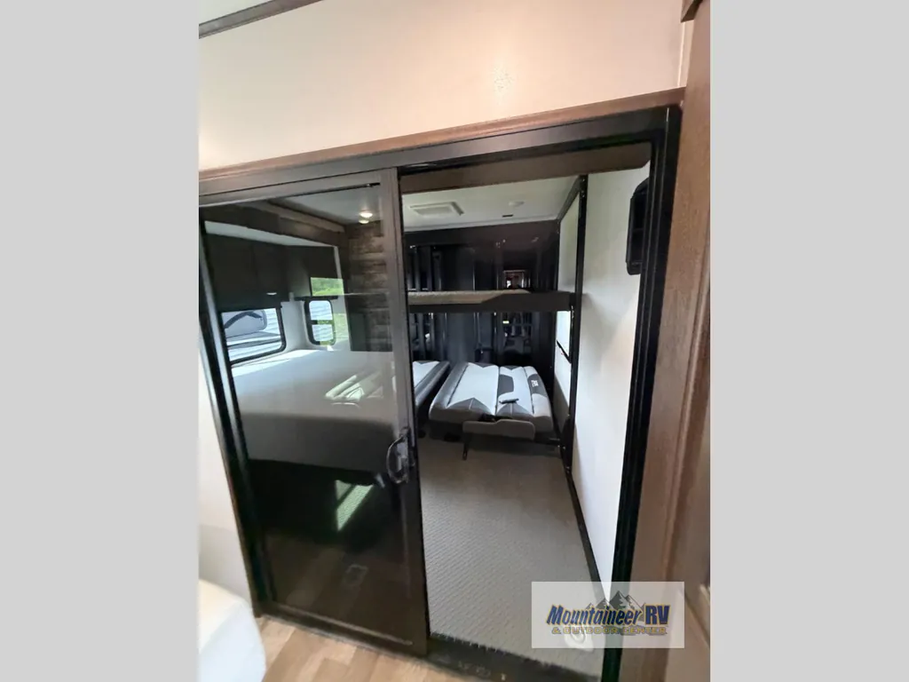 2021 Forest River XLR Hyperlite 3310, Photos photo 24