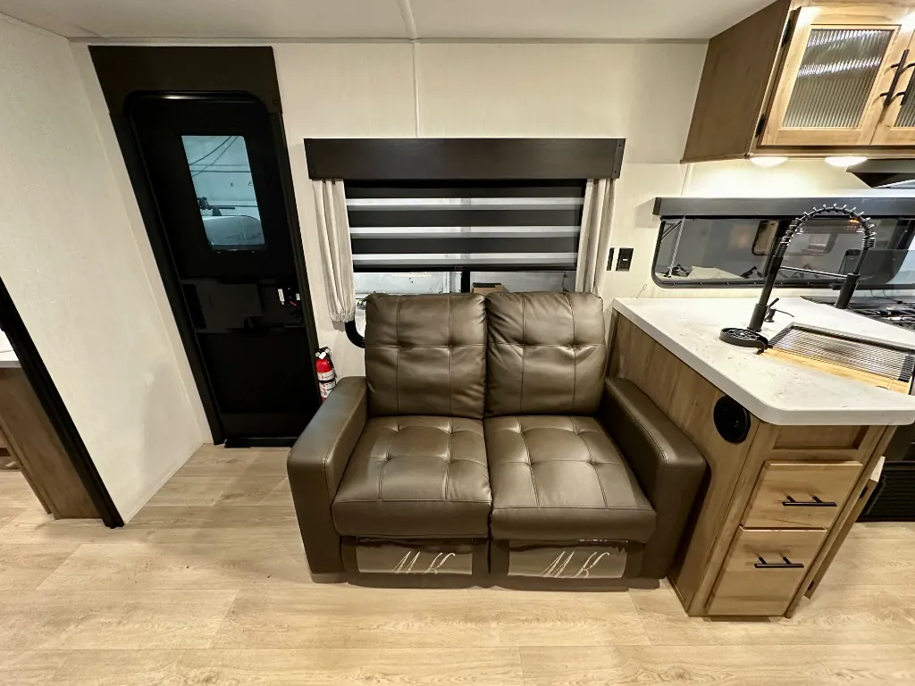 2025 Forest River Cherokee Grey Wolf 26SS — Photo 5