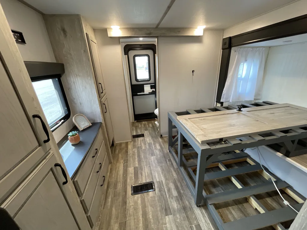 2023 Keystone Avalanche 390DS, Photos photo 17