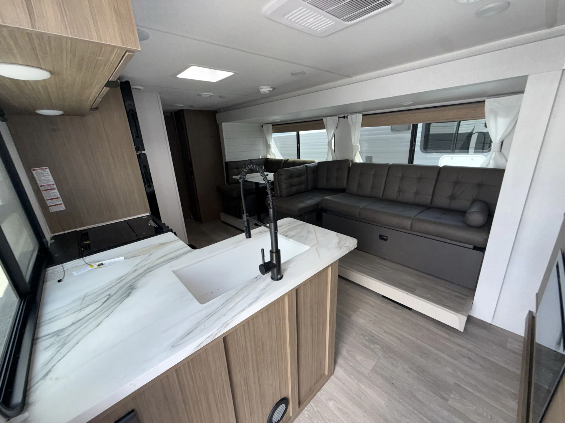 2027 Forest River Salem Cruise Lite 28VBXL — off campside