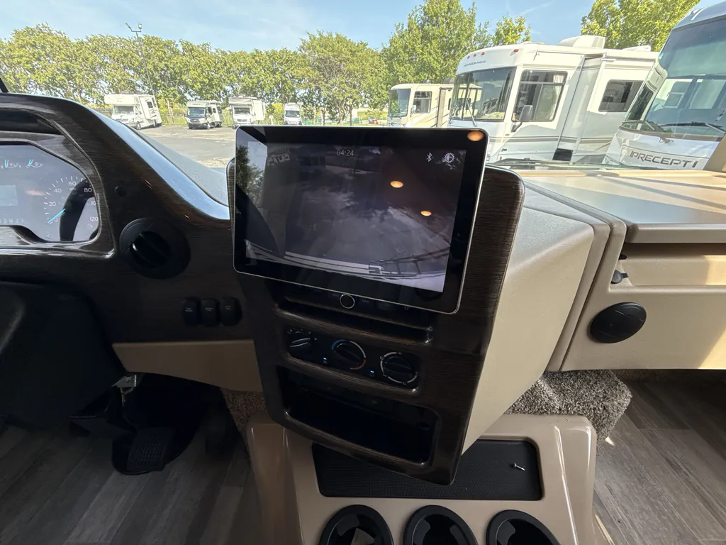 2021 Thor Motor Coach Freedom Traveler A32, Photos photo 32
