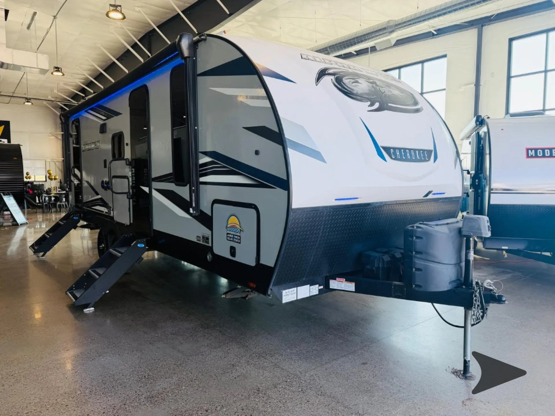 2022 Forest River Cherokee Alpha Wolf 23DBH - Photo 3
