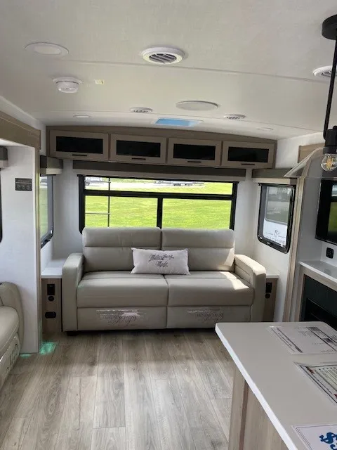 2026 Forest River Rockwood Ultra Lite 2906RL — Photo 6
