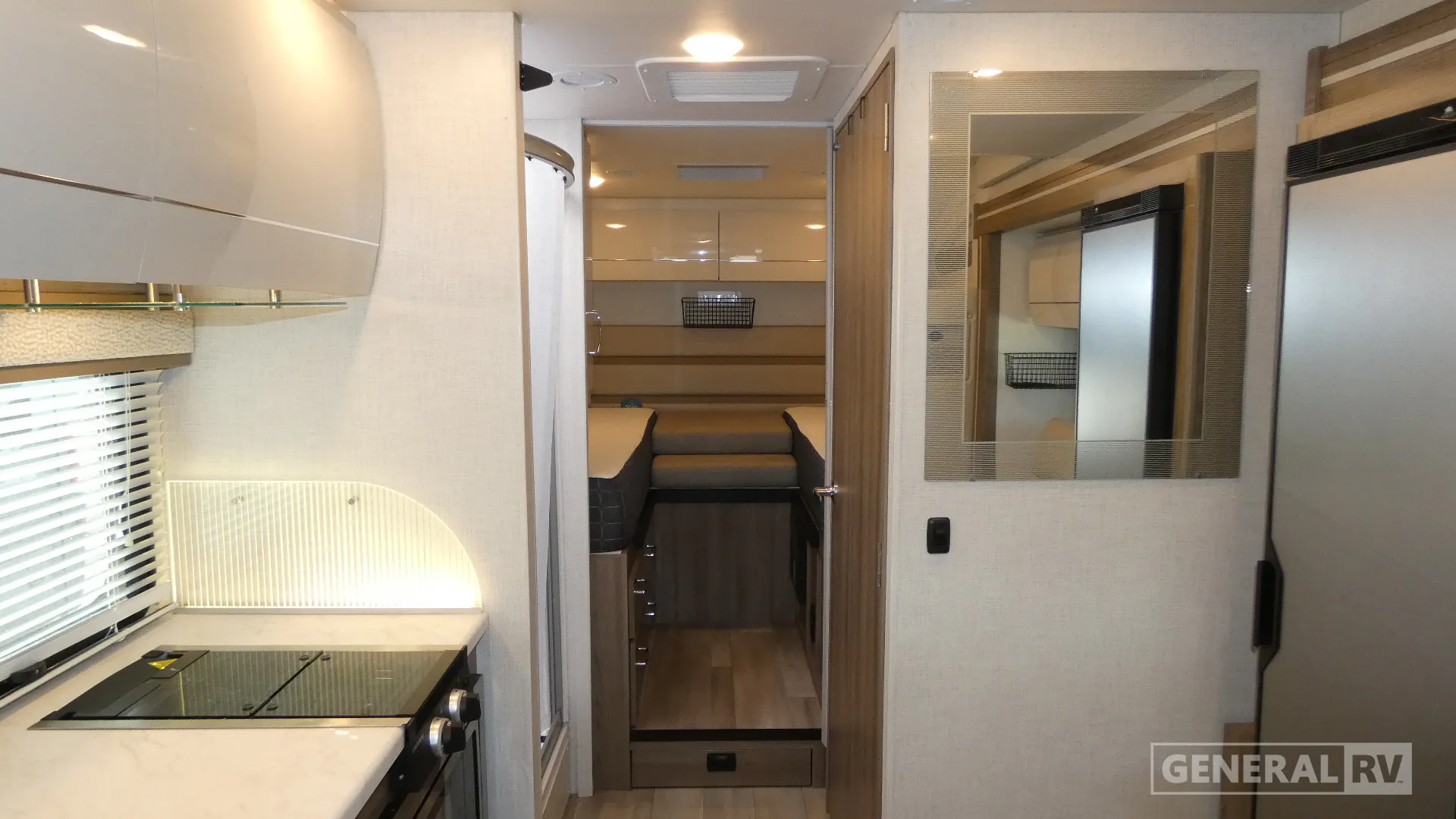 2025 Thor Motor Coach Delano 24XL - Photo 3