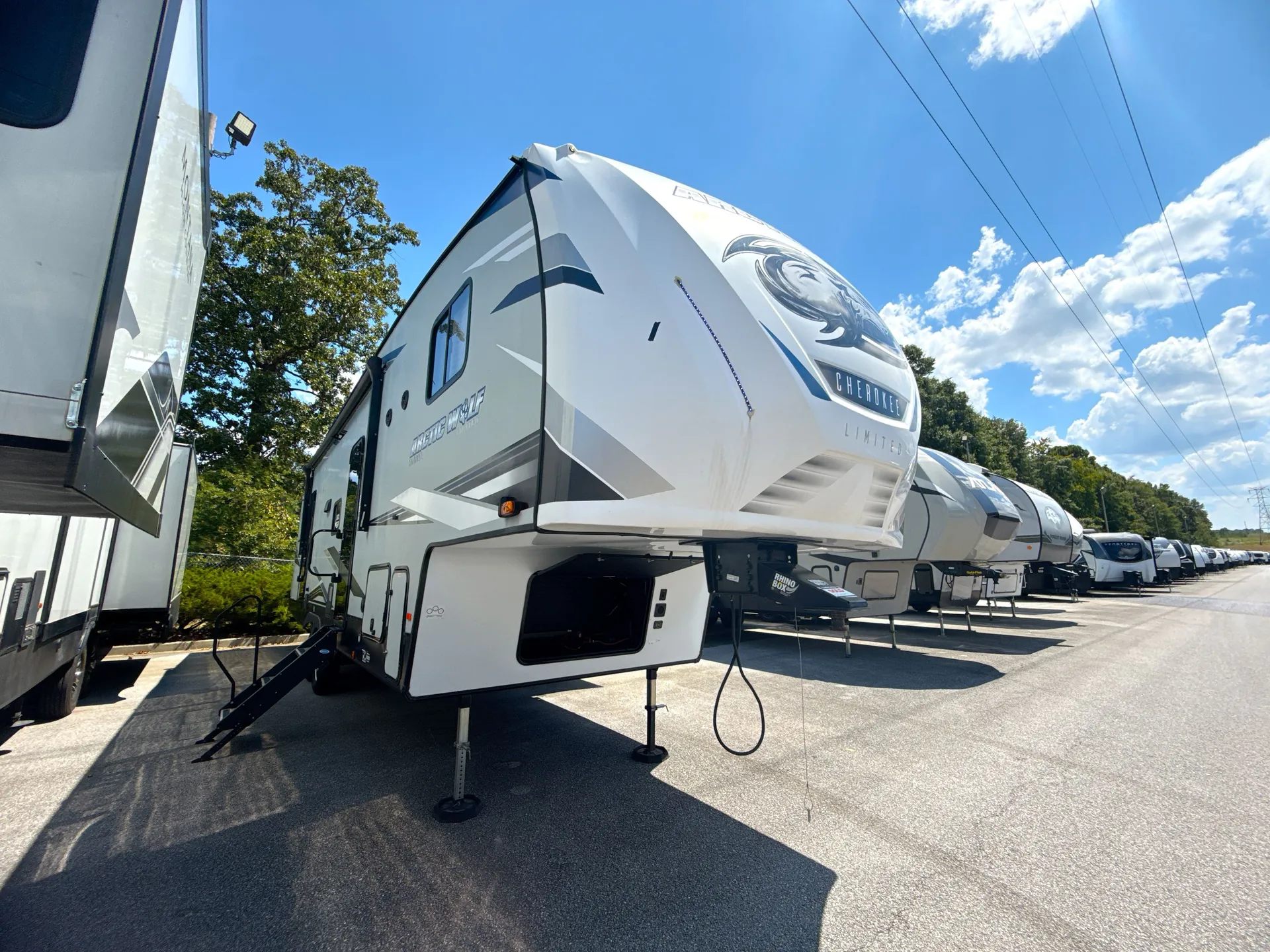 2021 Forest River Cherokee Arctic Wolf 321BH - Photo 2