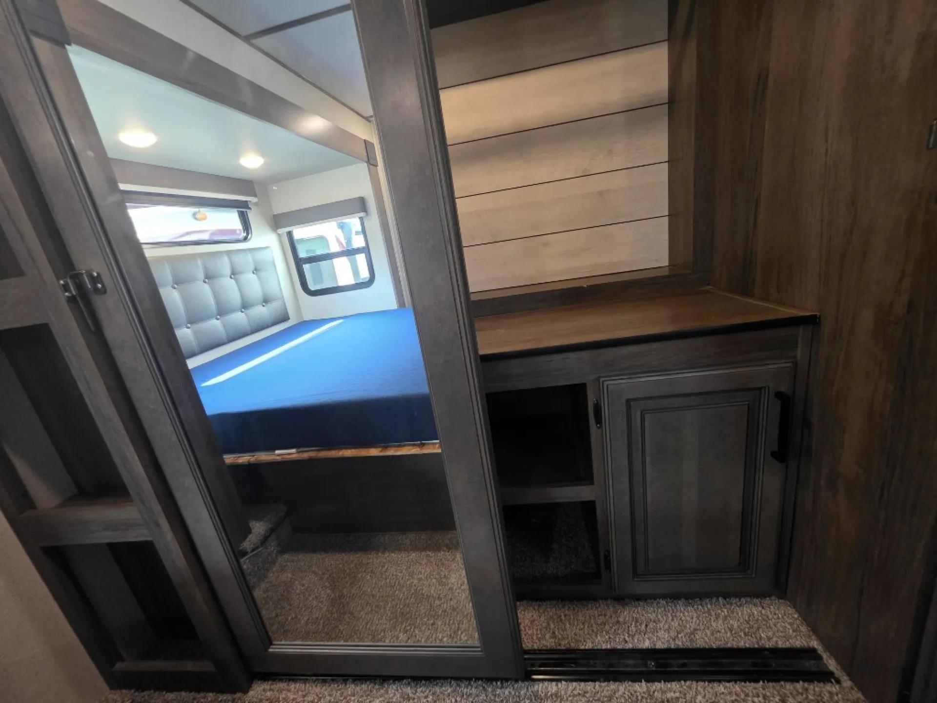 2020 Forest River Wildcat 32WB — Photo 7