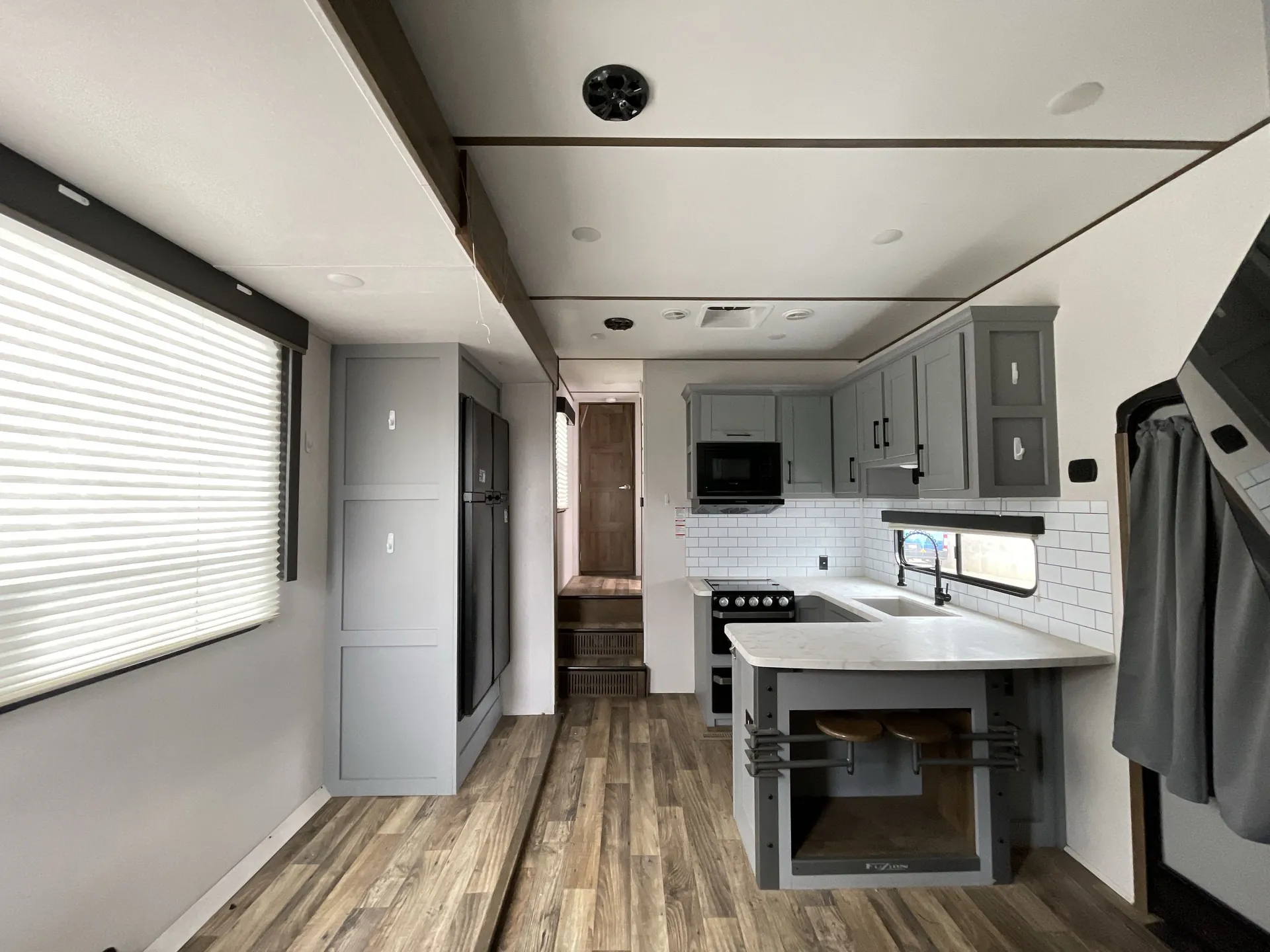 2020 Keystone Impact 415 — living area main