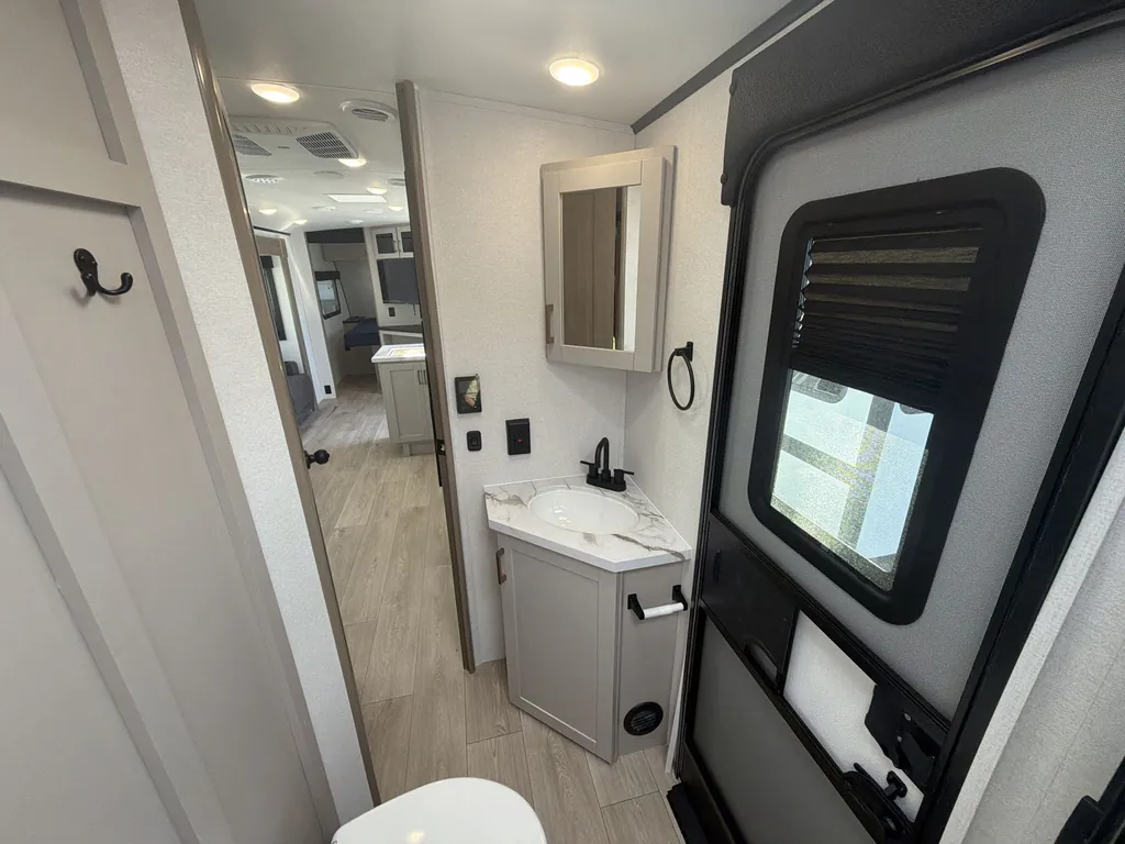 2027 Jayco Jay Feather 29BHB, Photos photo 18