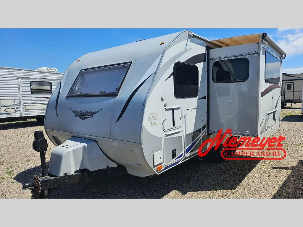 2018 Lance Lance Travel Trailers Used    1685 - Photo 2