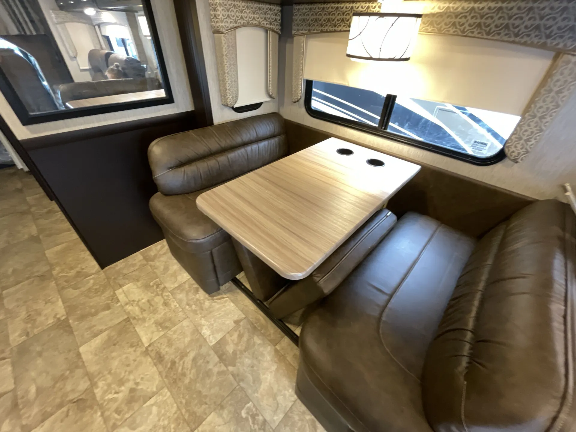 2019 Nexus Wraith 35W — living area main