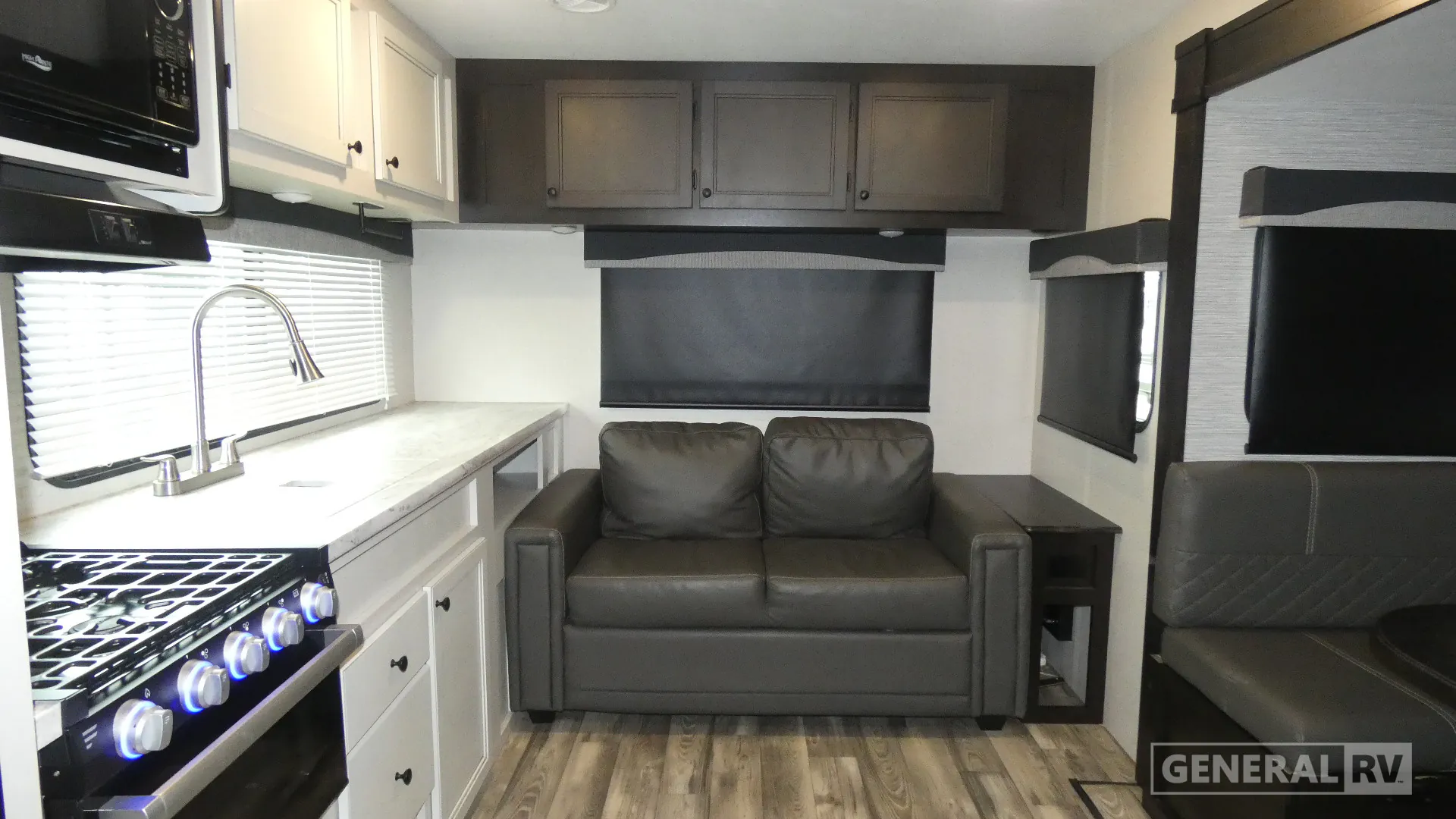 2022 Highland Ridge RV Range Lite 242RL - Photo 3