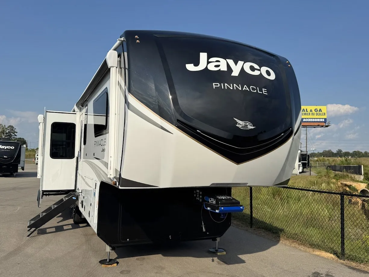 2026 Jayco Pinnacle 32RLTS - Photo 2