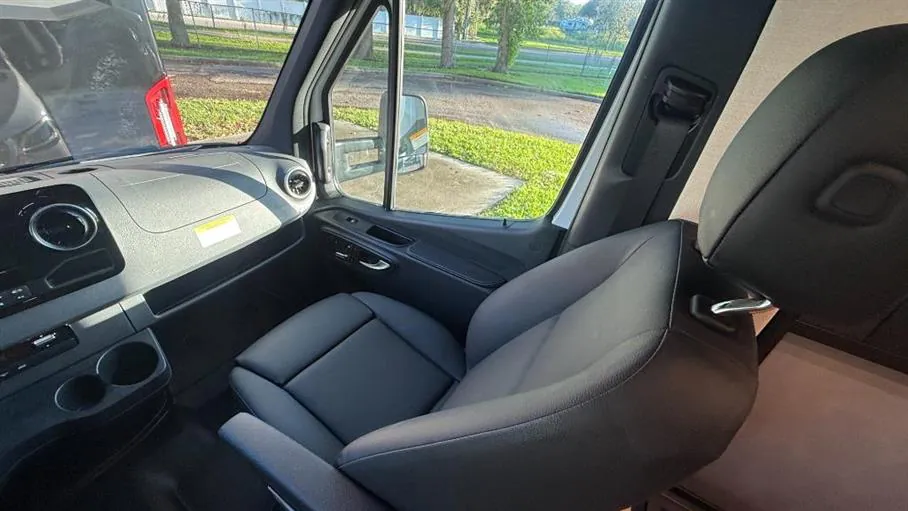 2027 Tiffin Wayfarer 25 PW, Photos photo 14