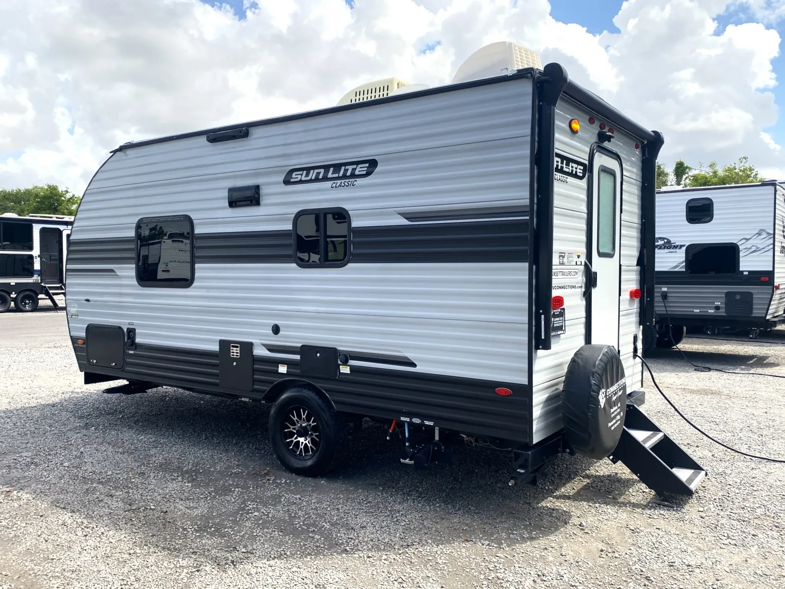 2023 Sunset Park RV Sun Lite 18RD - Photo 2