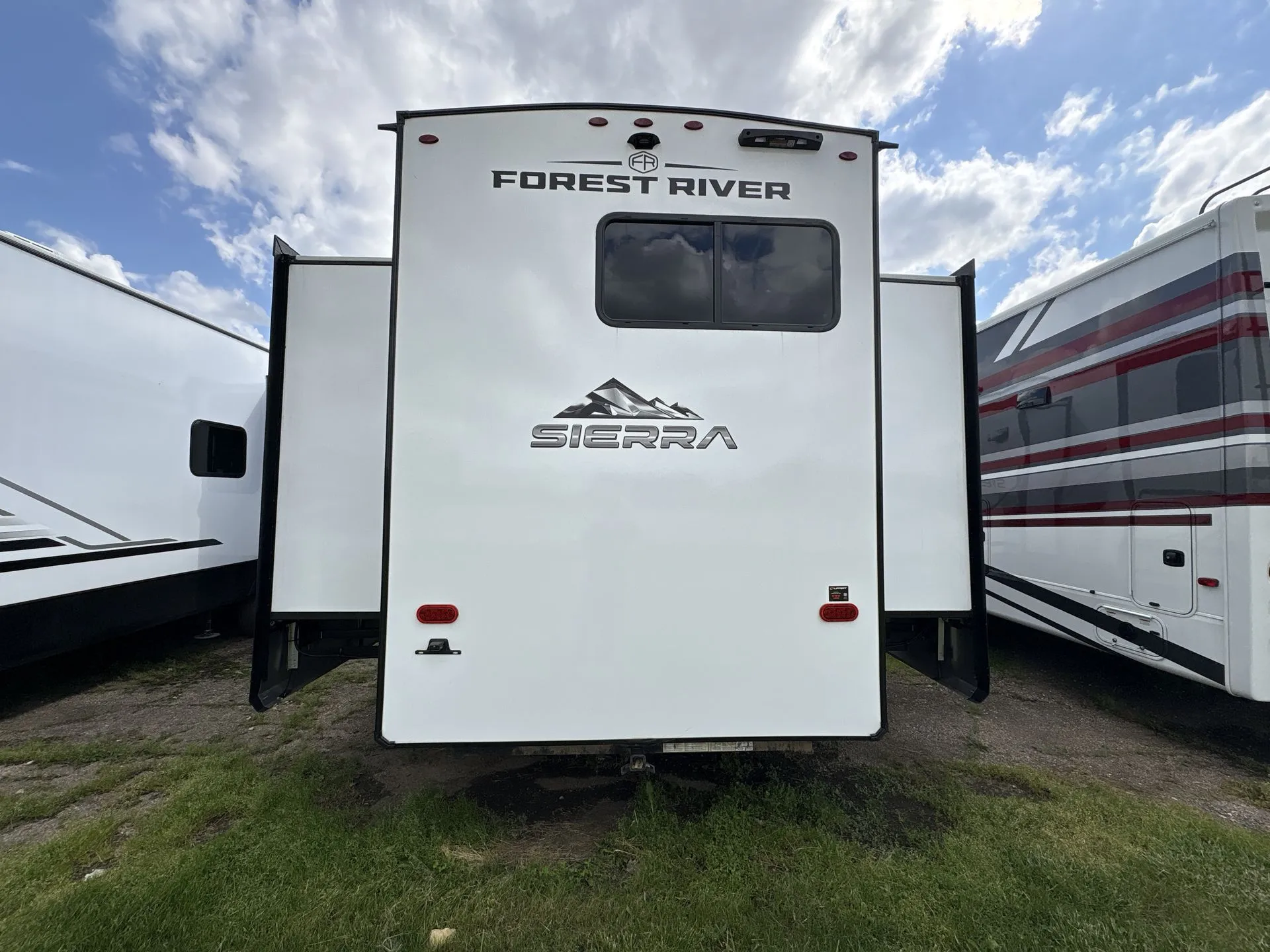 2026 Forest River Sierra 3844QUAD — Photo 7