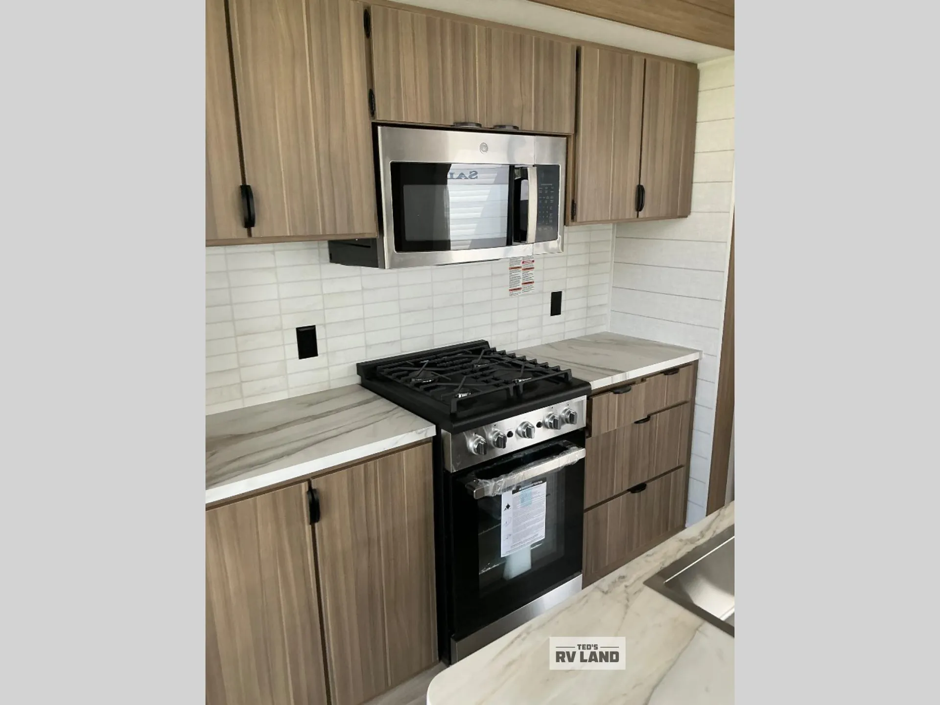 2027 Forest River Salem Grand Villa 42DL — Photo 7