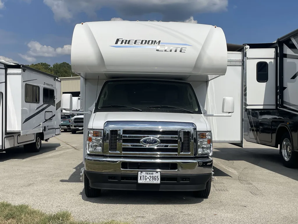 2025 Thor Motor Coach Freedom Elite 27HE, Photos photo 4