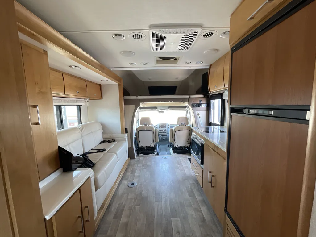 2019 Tiffin Wayfarer 24 FW, Photos photo 3