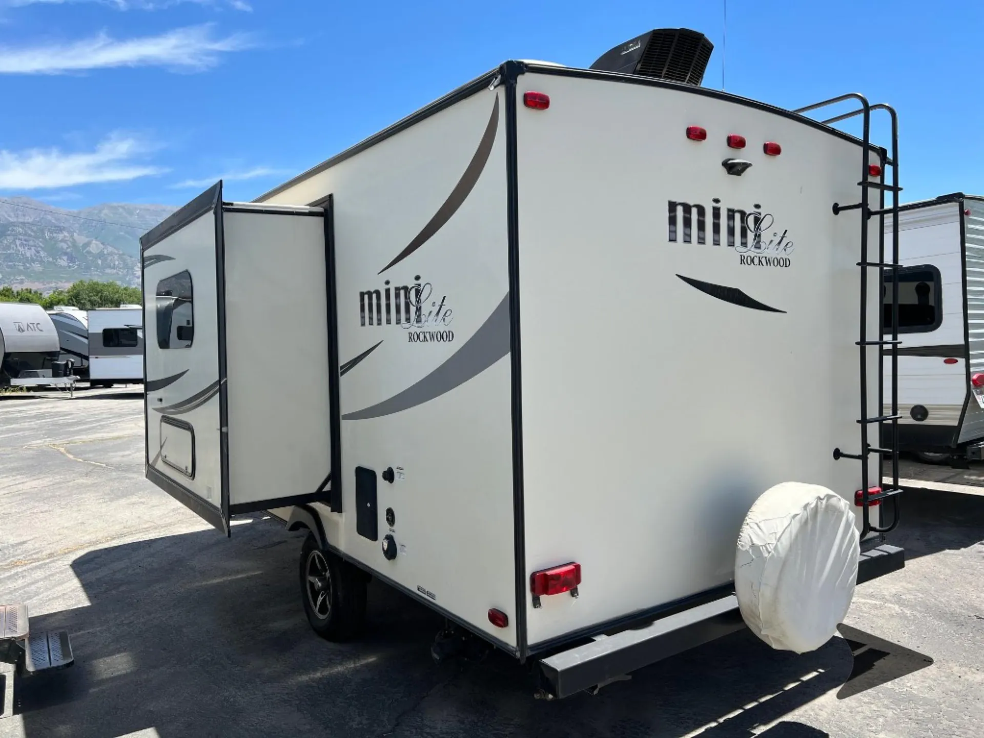 2017 Forest River Rockwood Mini Lite 1909S - Photo 4