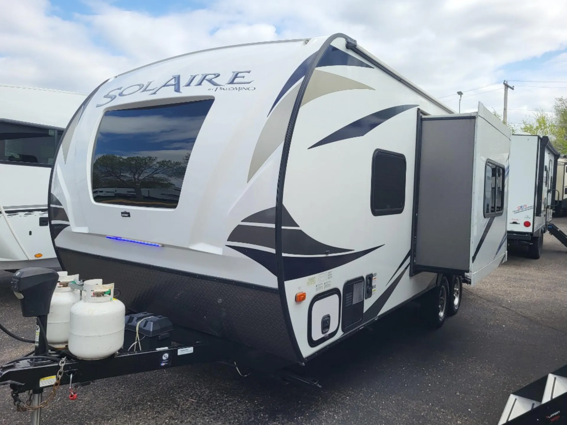 2021 Palomino Solaire 205 SS - Photo 3