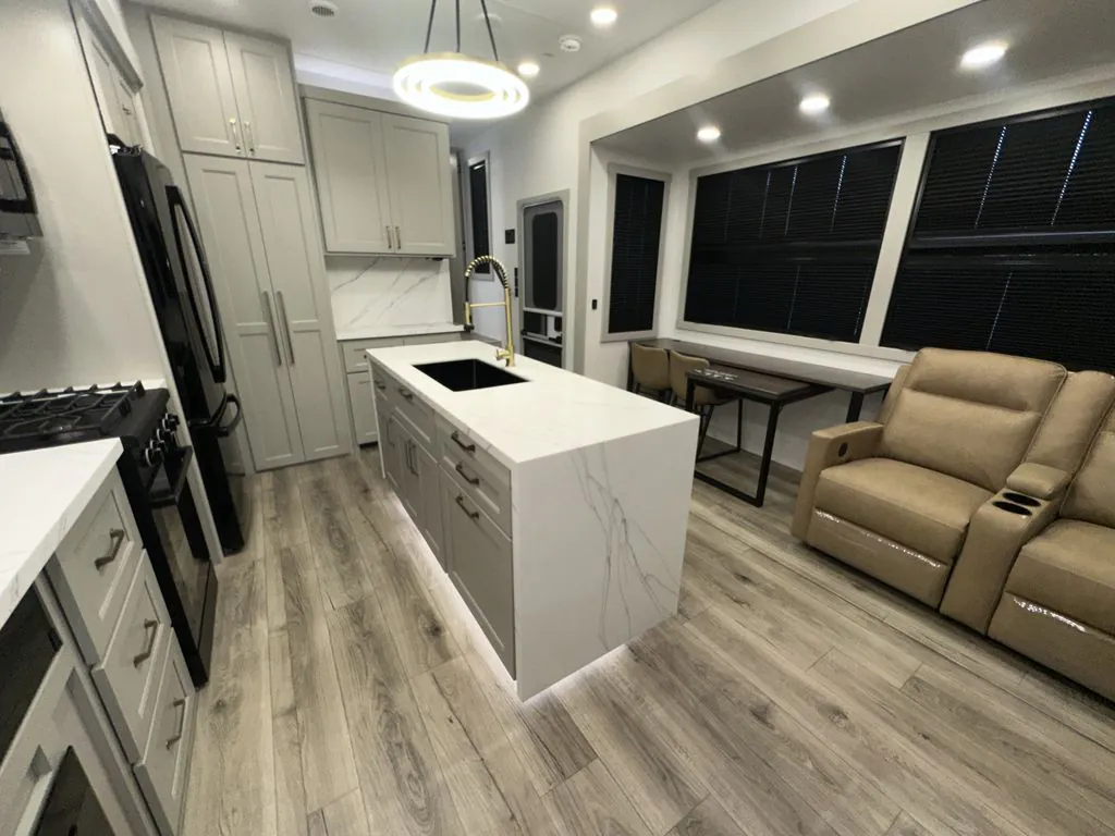 2026 Brinkley Model G 4170, Photos photo 12