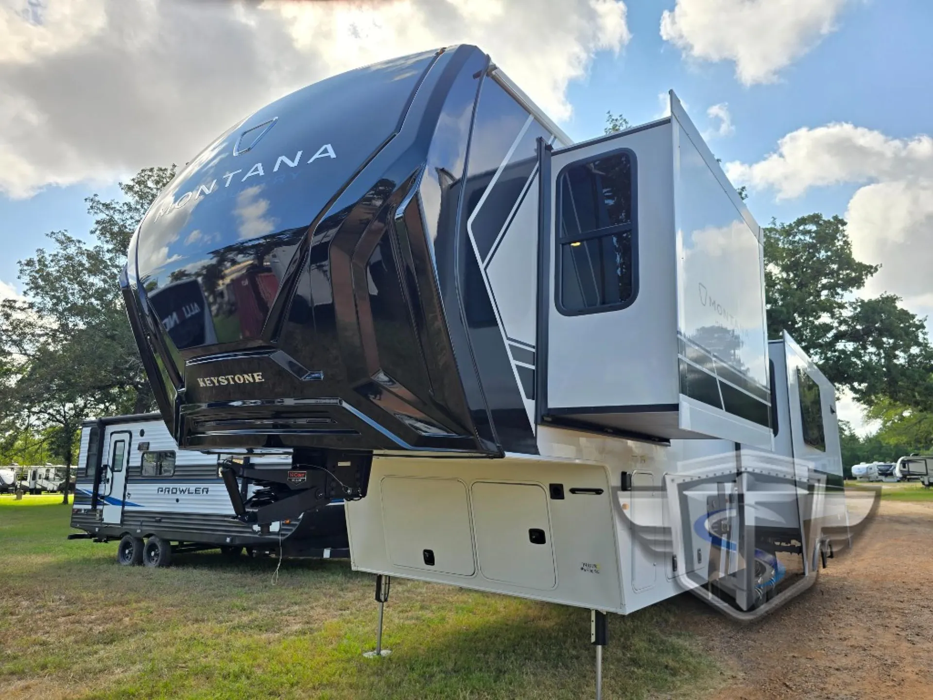 2026 Keystone RV Montana High Country 300RK - Photo 4