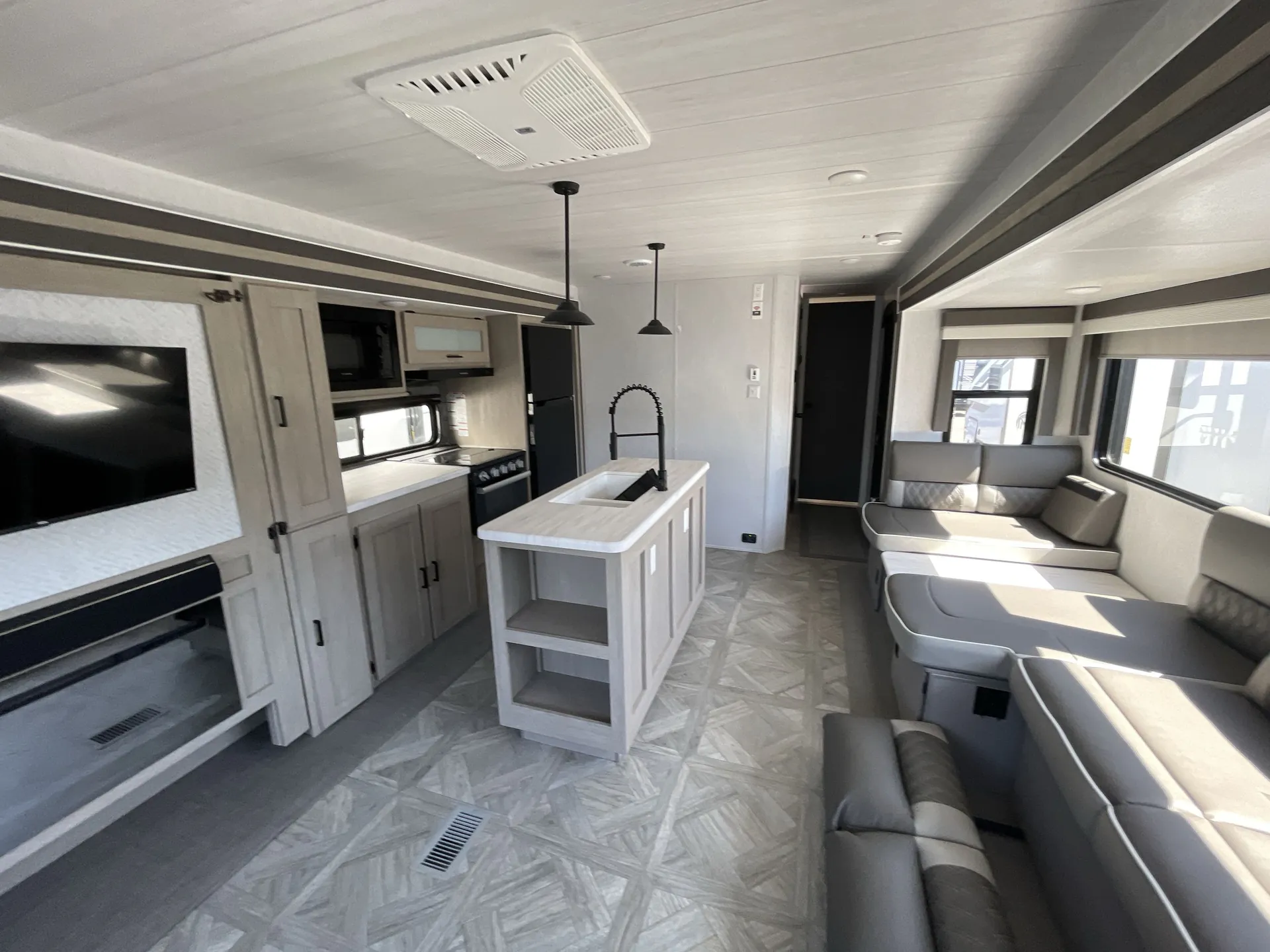 2023 Forest River Wildwood 27RE — living area main
