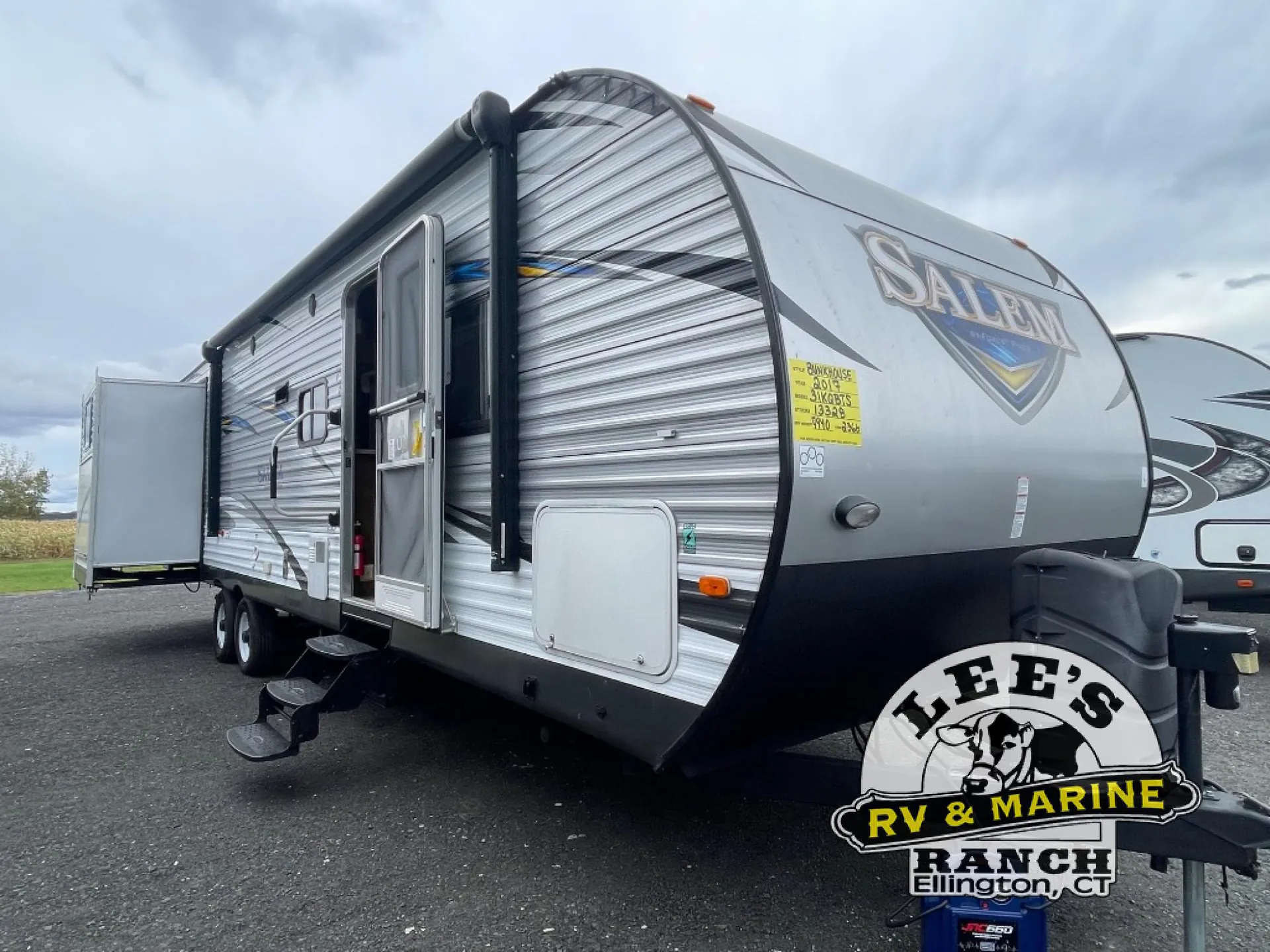2017 Forest River Wildwood 31KQBTS