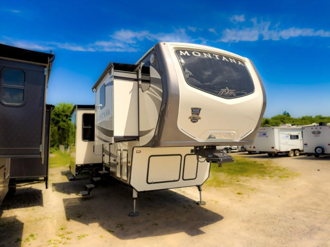 2017 Keystone RV Montana Used    3820 FK - Photo 2