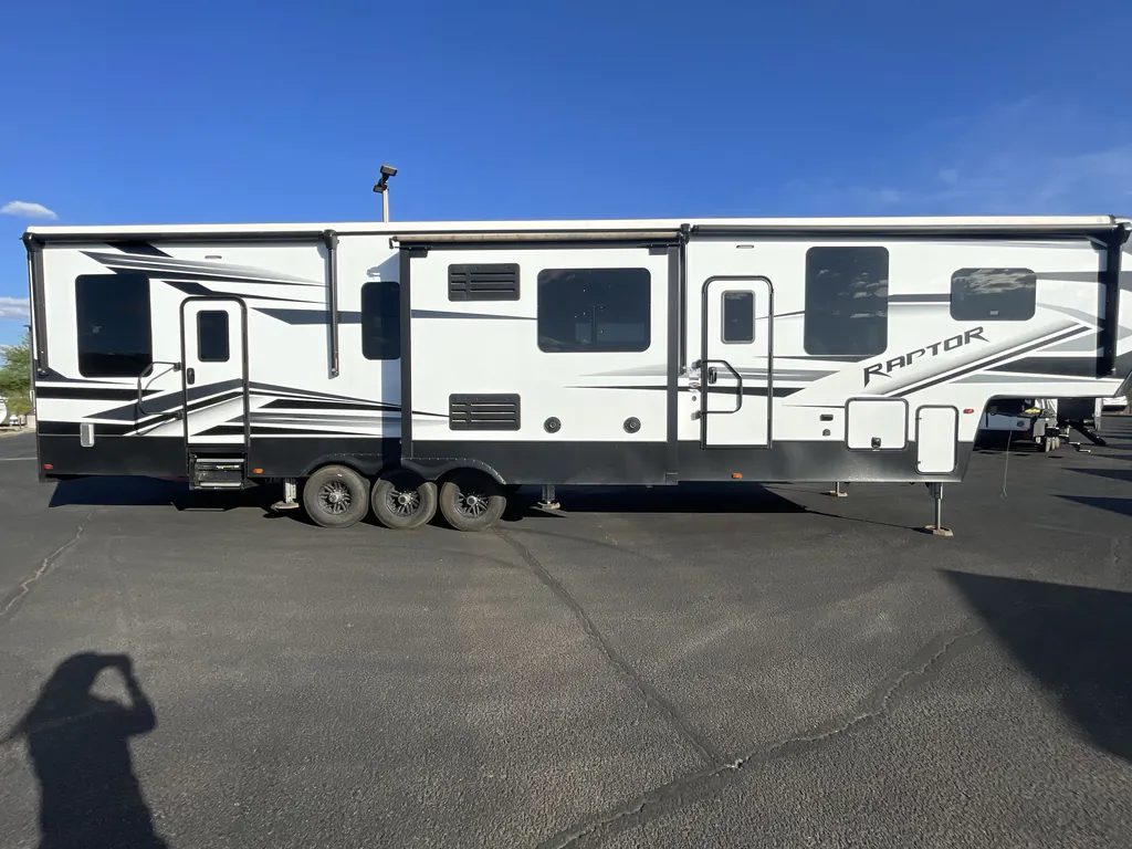 2021 Keystone Raptor 413, Photos photo 31