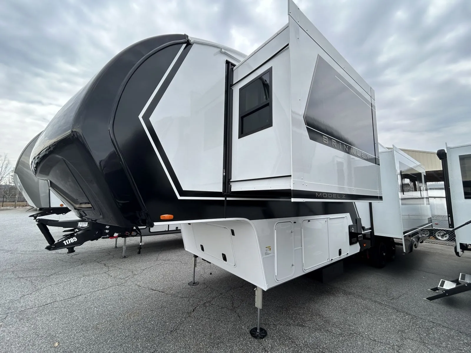 2026 Brinkley MODEL Z 3200 - Photo 3