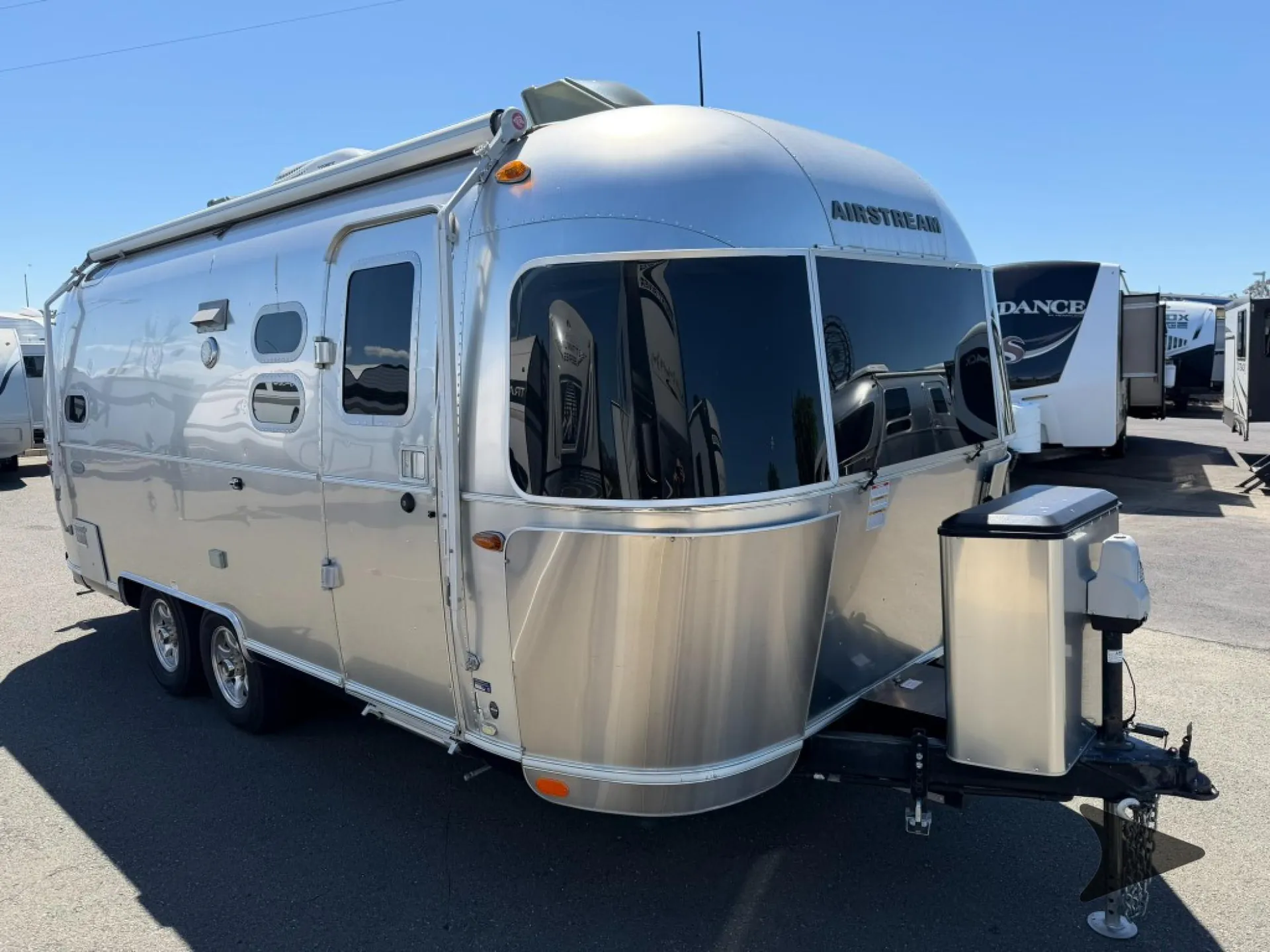 2019 Airstream Flying Cloud 23CB - Photo 2