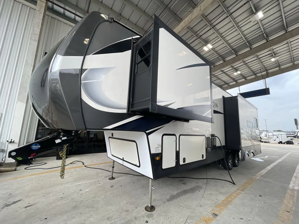 2021 Dutchmen Yukon 320RL - Photo 3