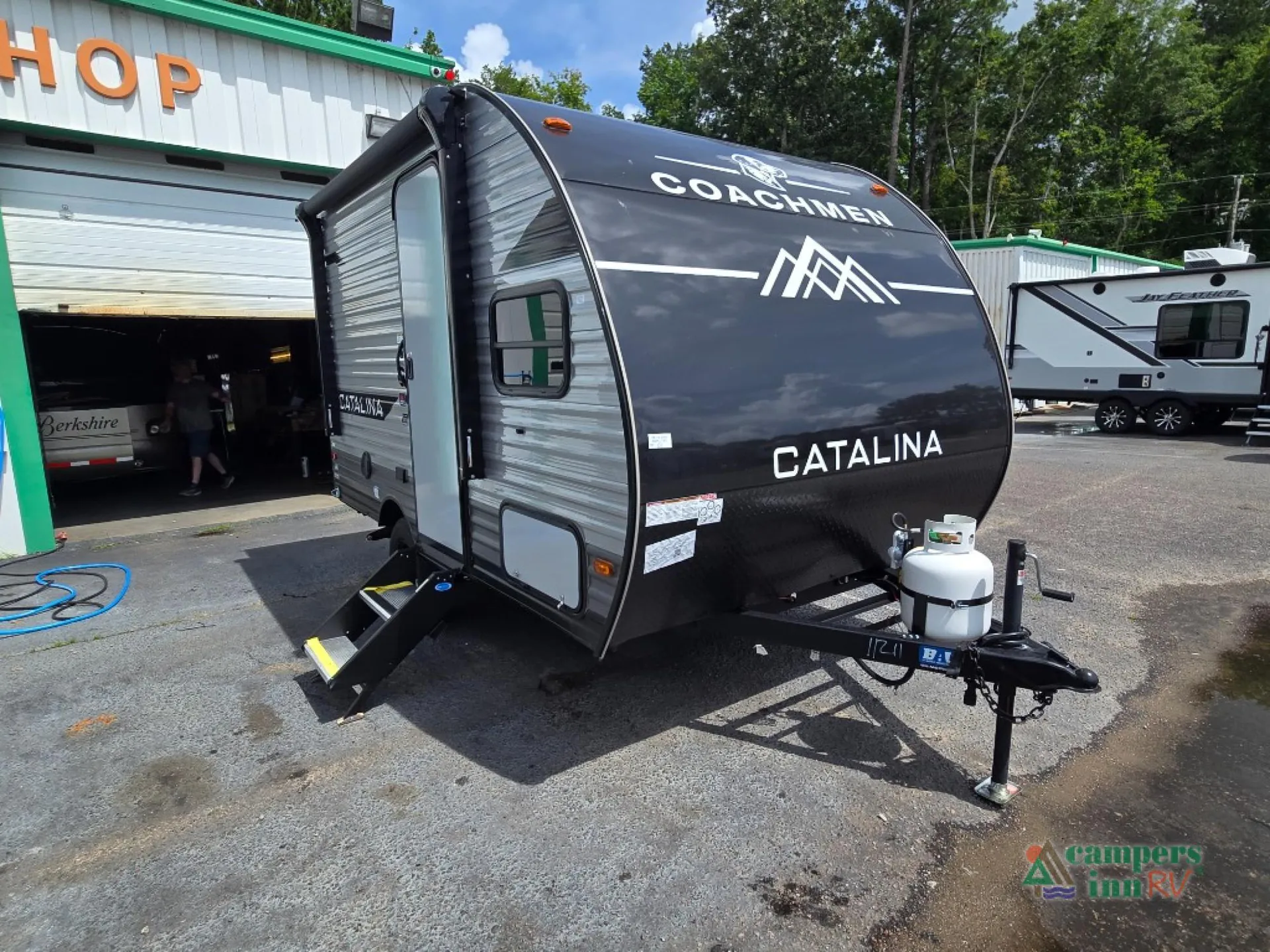 2025 Coachmen Catalina Summit Series 7 134RKX - Photo 2