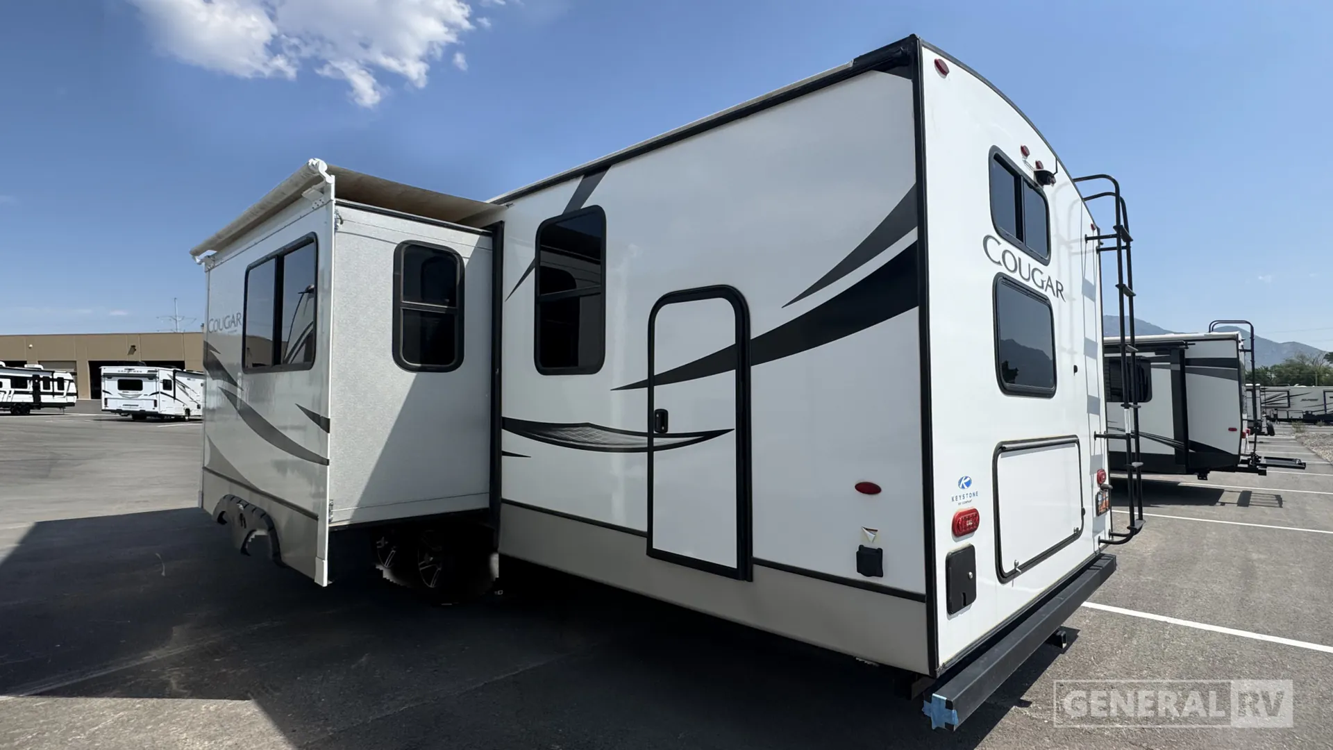 2022 Keystone Cougar Half-Ton 30BHS - Photo 4