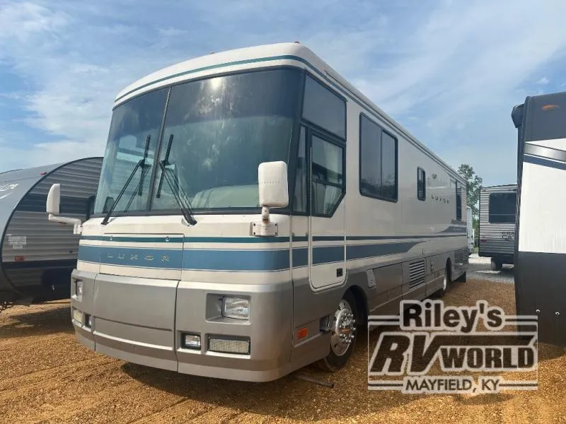 1995 Winnebago Luxor 37WQ - Photo 3