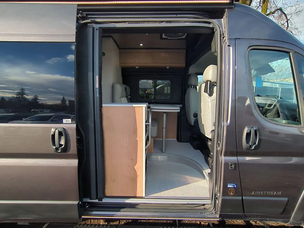 2025 Airstream Rangeline BASE - Photo 4