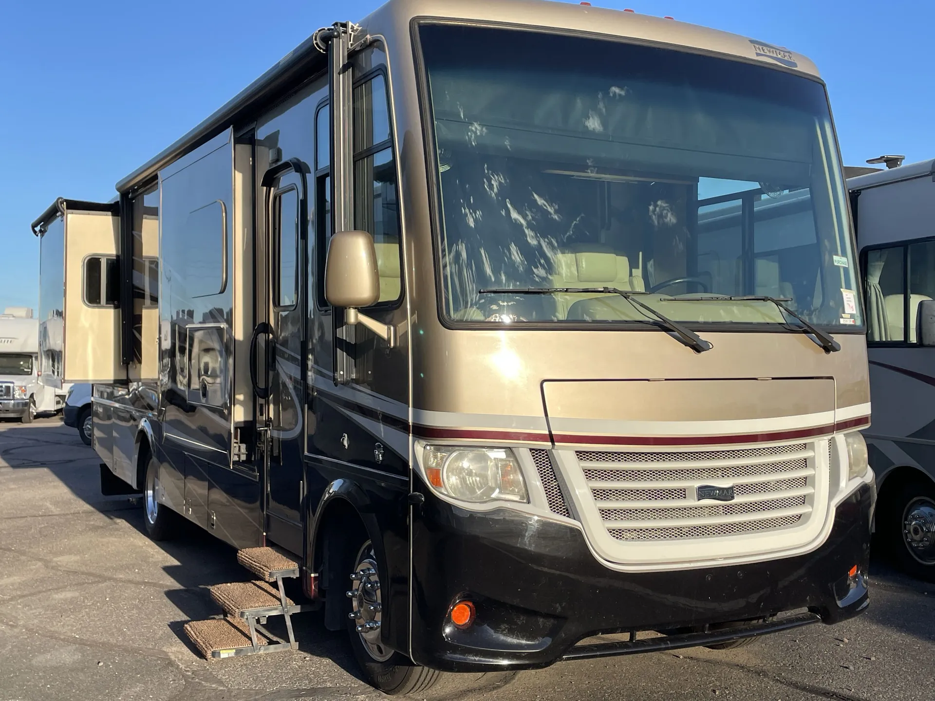 2017 Newmar Bay Star 3113 - Photo 2