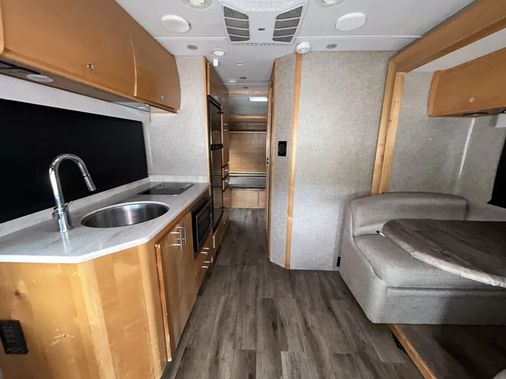 2018 Tiffin Wayfarer 24 QW, Photos photo 12