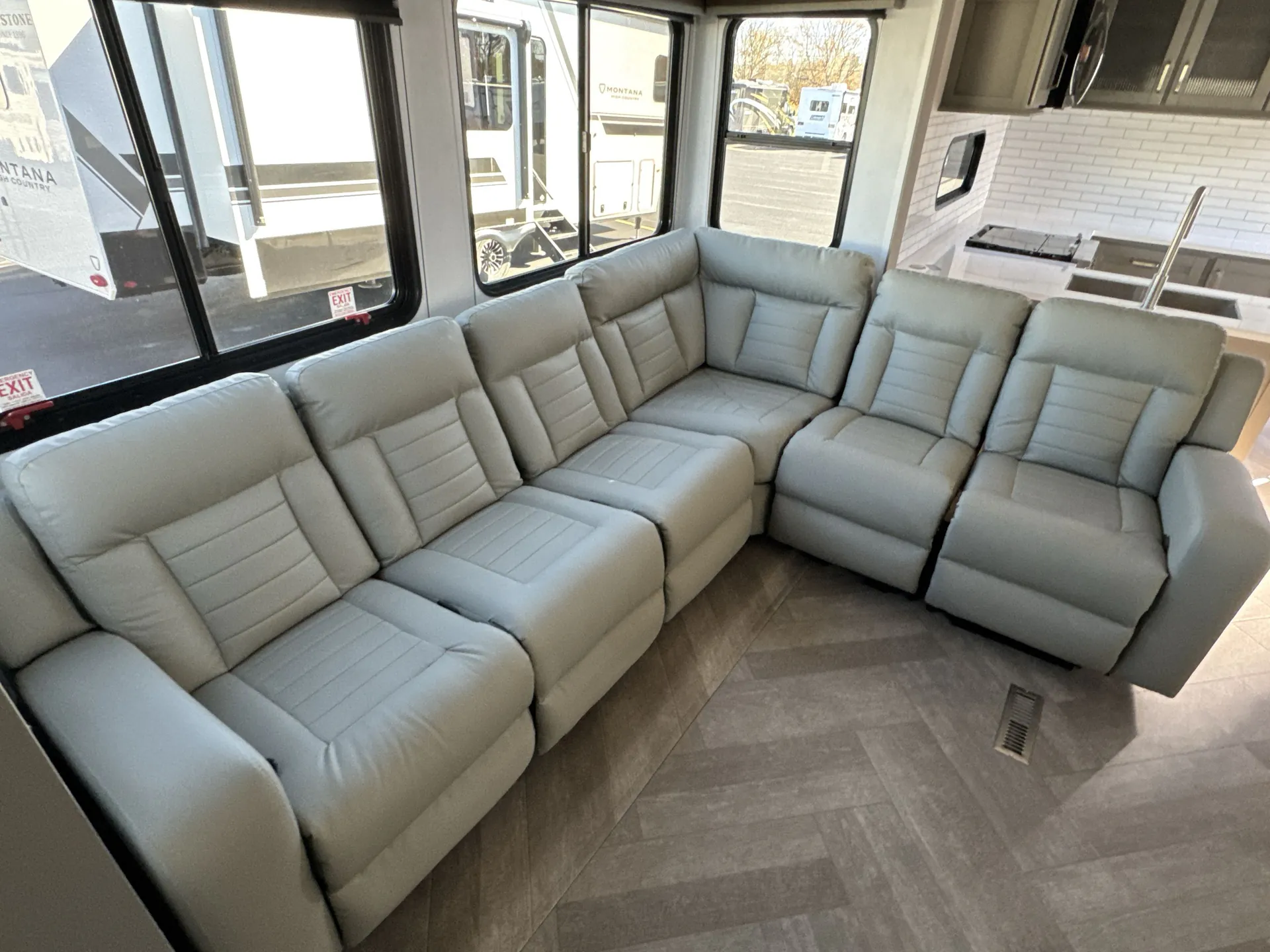 2027 Keystone Sprinter 3910RLQ — living area main