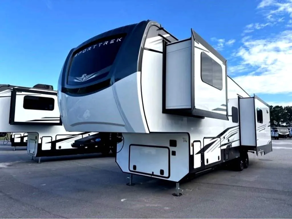 2026 Venture RV SportTrek 5 Touring Edition STTF353VRK - Photo 3