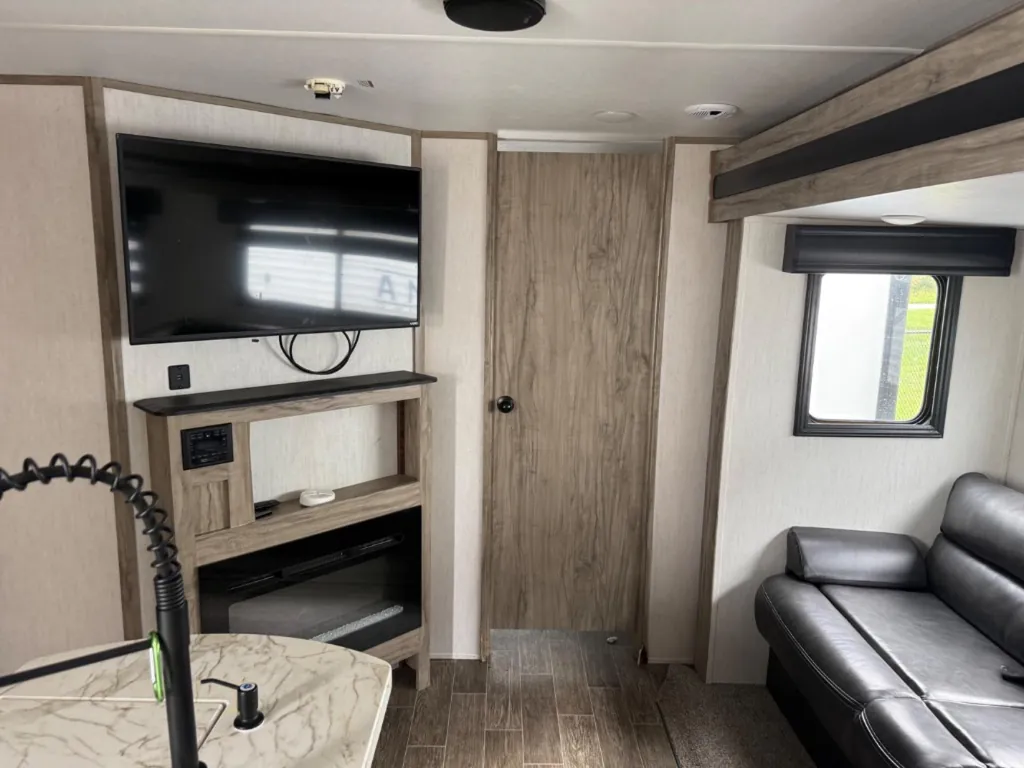2021 Forest River Cherokee Alpha Wolf 33BH-L, Photos photo 31