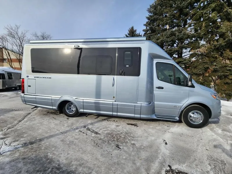 2026 Airstream Atlas Murphy Suite - Photo 4
