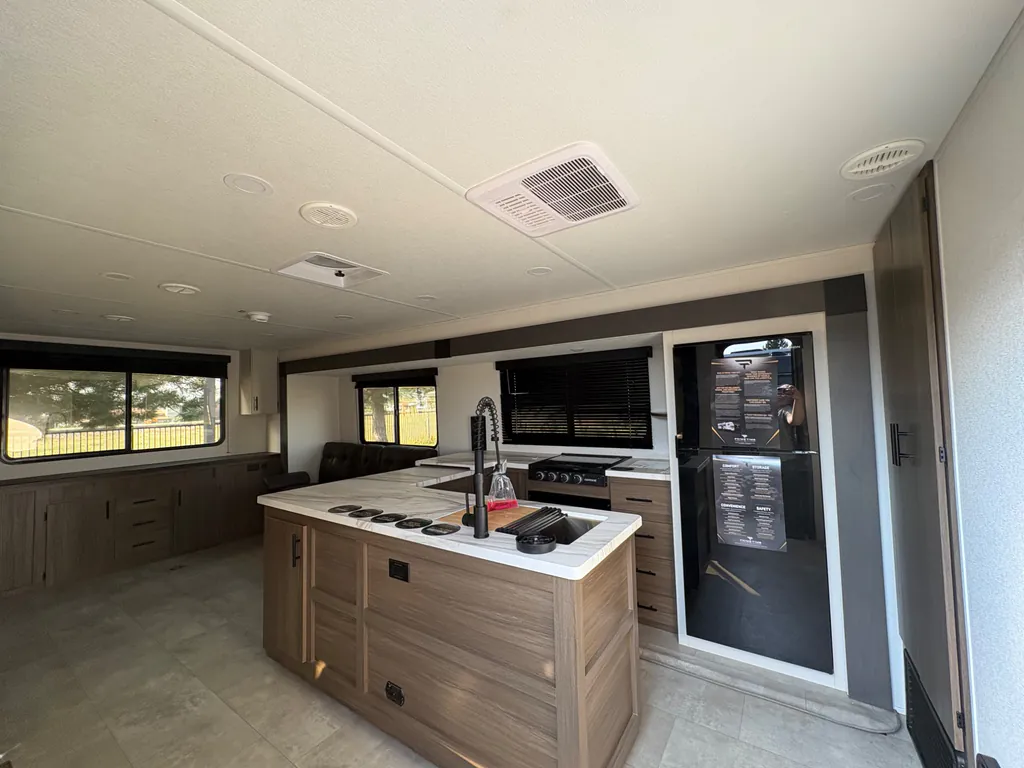 2027 Forest River Tracer 286RL, Photos photo 36