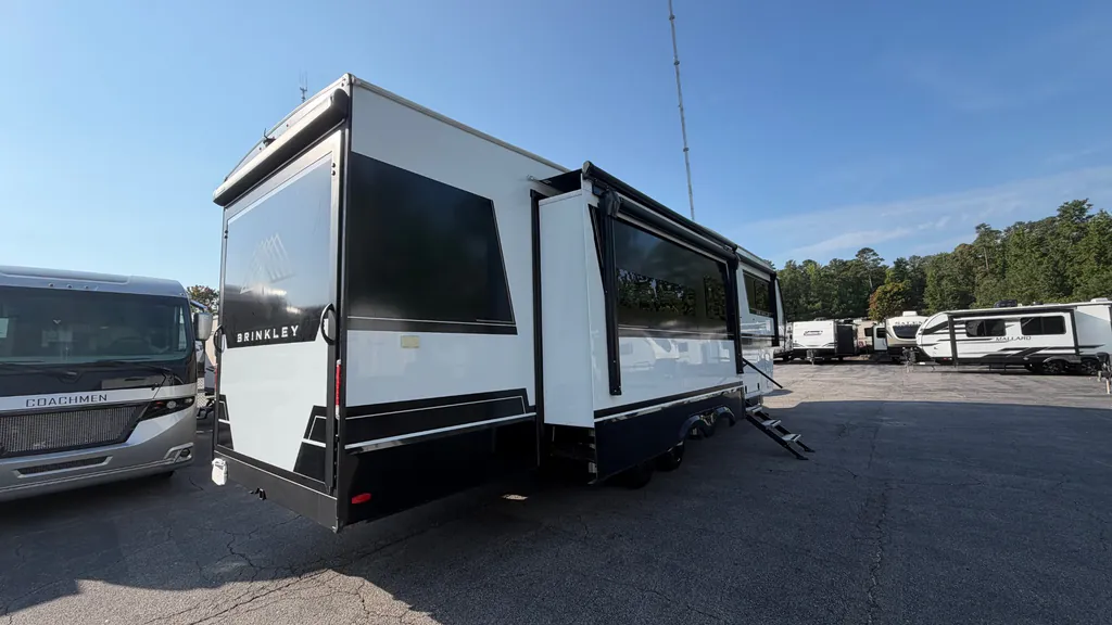 2025 Brinkley Model Z 3400, Photos photo 37