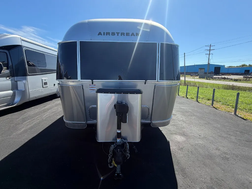 2023 Airstream International 27FB Twin - Photo 4