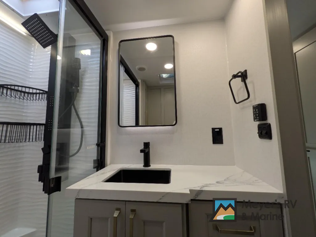 2026 Brinkley Model G 4100, Photos photo 33